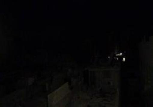 حلب تغرق في الظلام بعد أن ودعت قرابة 300 شهيد من أبنائها