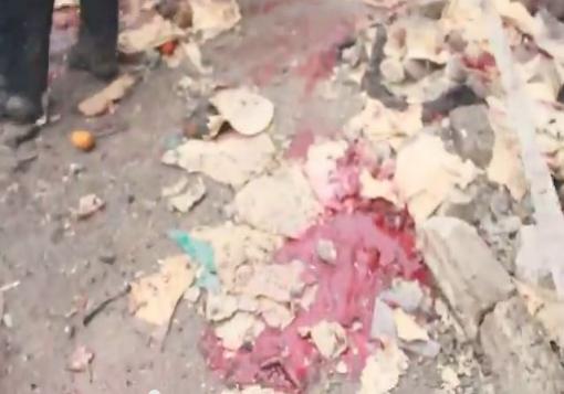 مجزرة في دوار الحلوانية بعد استهدافه بصواريخ الأسد