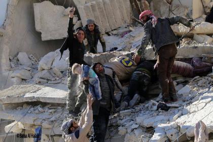 الثوار يفجرون نفقاً في الخالدية.. وأكثر من عشرين شهيداً بغارات الروس على حلب