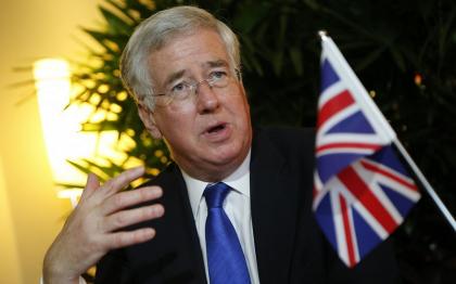 وزير الدفاع البريطاني يقول إنه منزعج من الضربات الروسية في سوريا