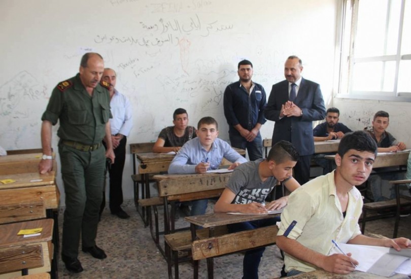 بإشراف المحافظ .. شبيحة الأسد يتولون مهمة مراقبة الامتحانات في حماة