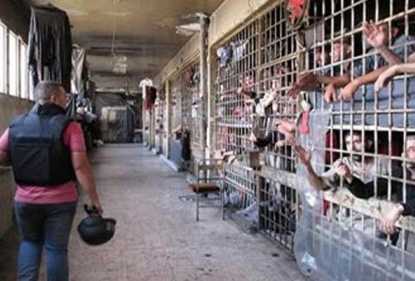مجلة بريطانية: هل يقتل كورونا السجناء السوريين نيابة عن الأسد؟