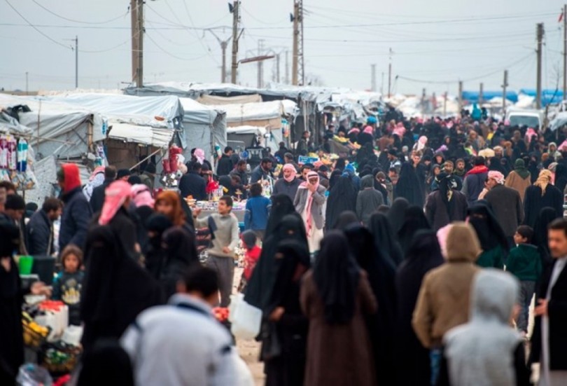 قسد تنوي الإفراج عن آلاف من عوائل داعش بمخيم الهول