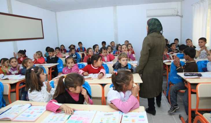 اليونيسيف توضح مصير المعلمين السوريين المهددين بالفصل في تركيا