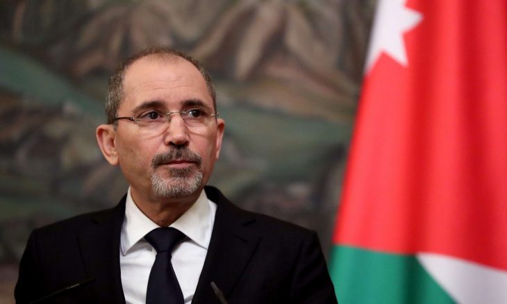 وزير الخارجية الأردني يدعو لاتخاذ خطوات لتحسين معيشة السوريين