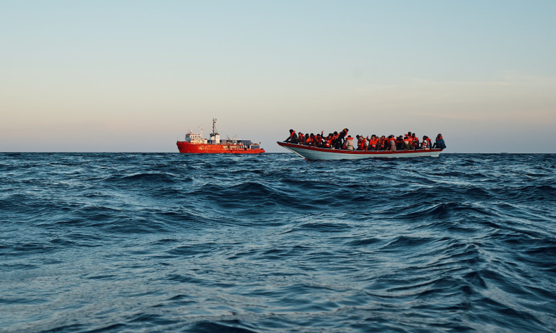 سفينة ألمانية تنقذ 330 لاجئ معظمهم سوريين