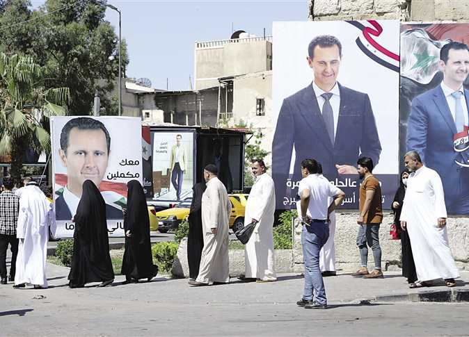 صحيفة فرنسية تبين الأسباب التي ساعدت الأسد على الاستمرار رغم المعارضة له