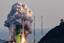صورة كوريا الجنوبية تفشل في وضع حمولة وهمية في المدار بعد عملية إطلاق ناجحة لأول صواريخها الفضائية
