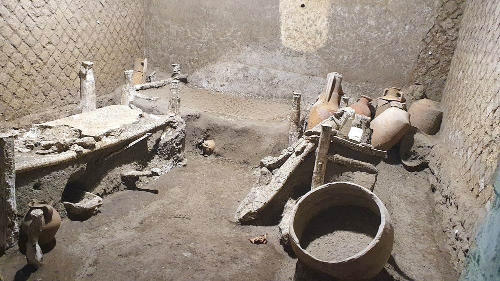 علماء آثار يكتشفون غرفة “للعبيد” بحالة فريدة في مدينة بومبي الأثرية