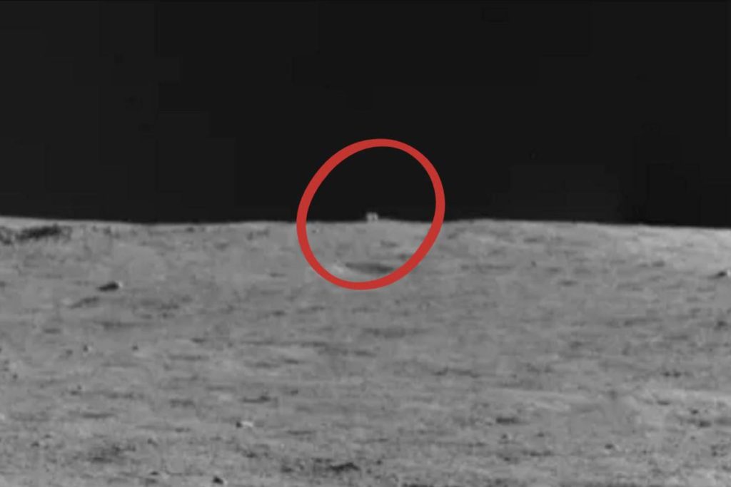 المركبة الصينية “يوتو2” تستكشف “منزلًا غامضًا” على القمر