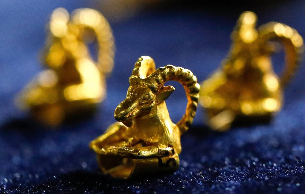 علماء آثار يعثرون على حلى ذهبية في مجمع أثري “للسكيثيين”