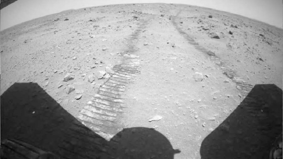 “مفاجأة مذهلة” علماء يكشفون عمر المياه على المريخ