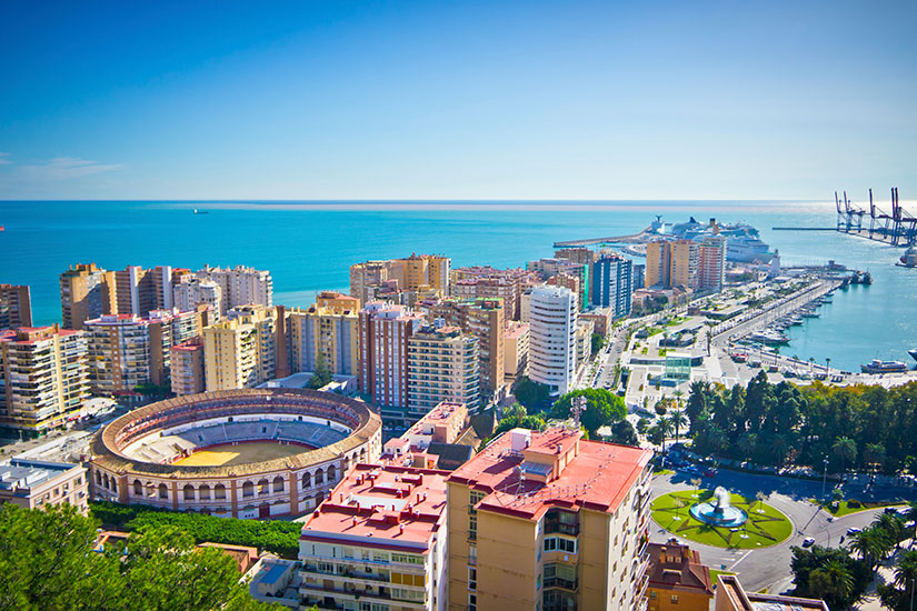 المغاربة يستحوذون على ما يقارب نصف عمليات شراء العقارات في إسبانيا.. ما هي الأسباب؟