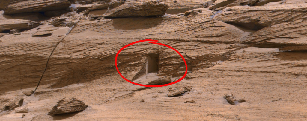 هل تظهر صورة التقطتها ناسا “بوابة إلى عالم آخر” على سطح المريخ؟