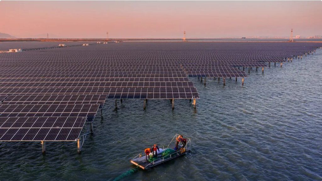 الصين تفكك مشروعا عملاقًا للطاقة الشمسية