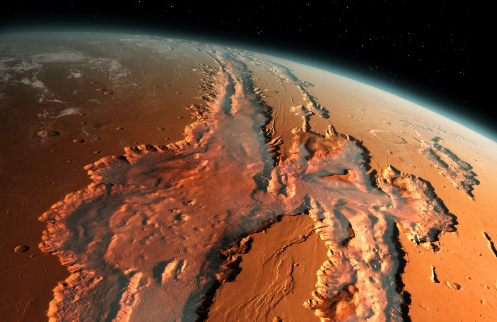 “الأكبر في النظام الشمسي”.. مركبة فضائية تلتقط صورا رائعة لوادي المريخ الضخم