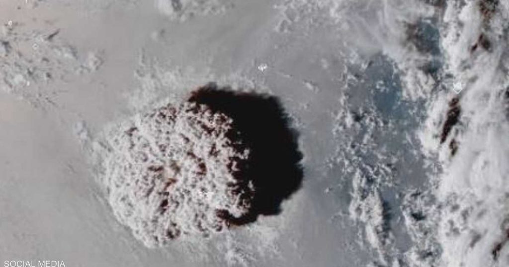 أذهلت ناسا.. لقطات لبركان يطلق مياها إلى حافة الفضاء