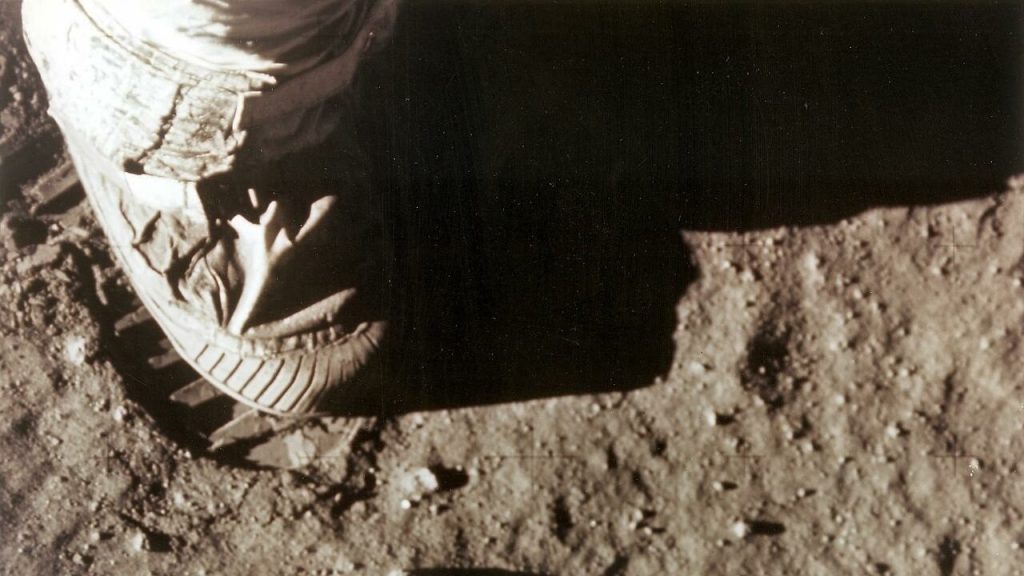 من “الجانب المظلم”.. ناسا تخطط لعودة دائمة للبشر إلى القمر في غضون عامين