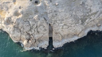 صورة تركيا.. مياه بحيرة “وان” تنحسر عن أطلال ميناء تاريخي