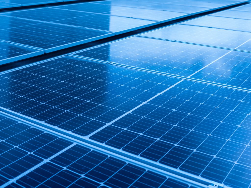 تطوير تقنية جديدة لتحسين كفاءة الخلايا الشمسية الحرارية إلى أقصى حد