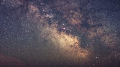 صورة عناقيد نجمية غير متوازنة “تدحض” نظريات نيوتن وآينشتاين