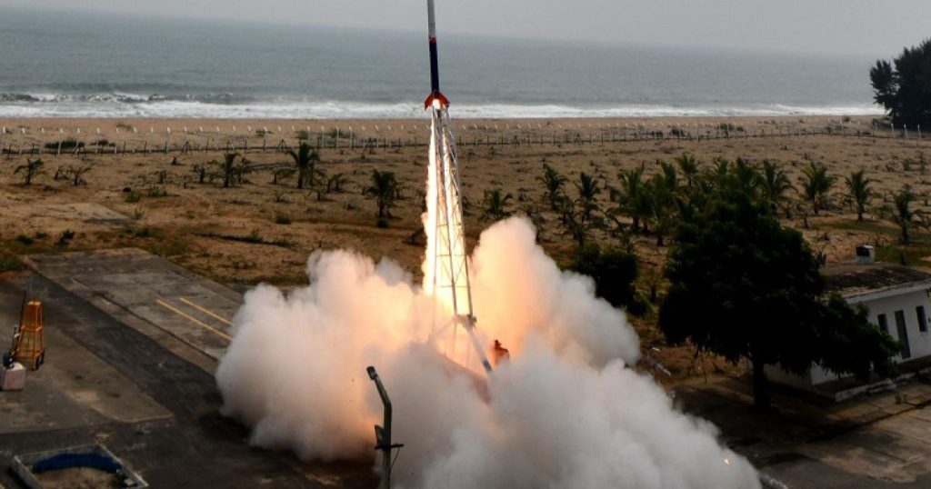 القطاع الخاص في الهند يختبر أول صواريخه إلى الفضاء