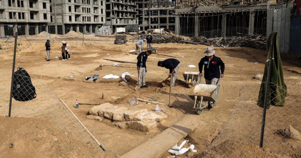 فلسطين.. اكتشاف مقبرة رومانية تعود لـ2000 عام في غزة