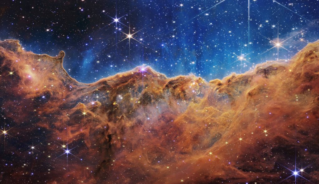 علماء الفلك يعثرون على “كنز مدفون” في أولى صور تلسكوب جيمس ويب