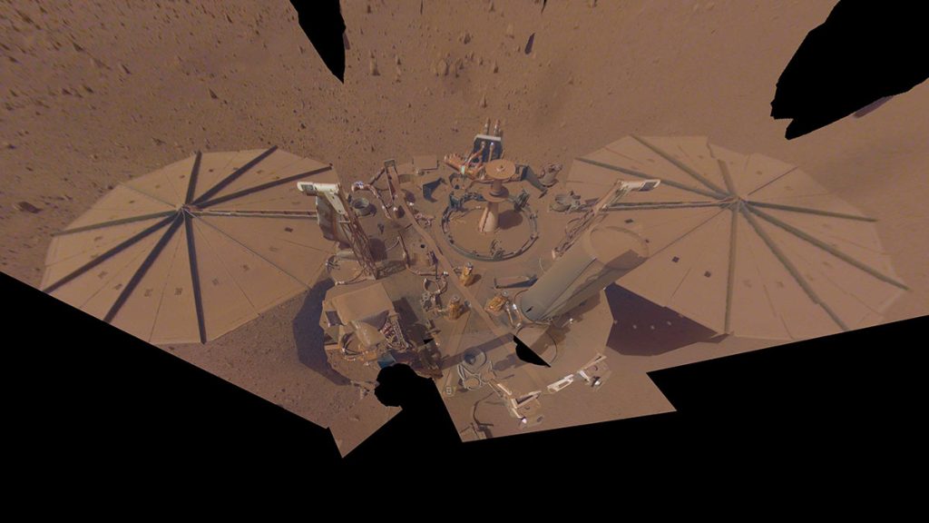 بعد صراع مع الغبار.. مسبار إنسايت يرسل صورته الأخيرة من المريخ