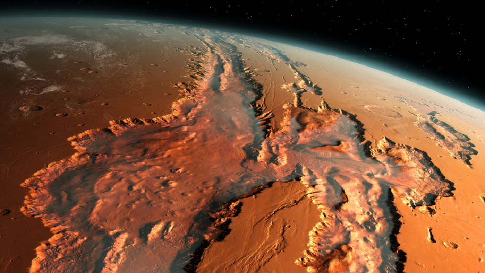 مركبة ناسا تعثر على “أفضل دليل على وجود الماء” على المريخ