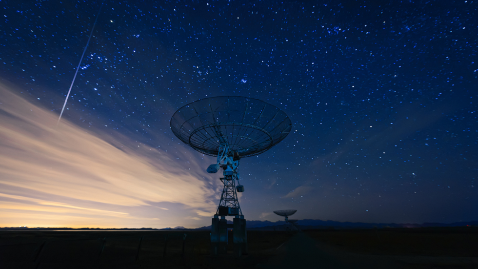 علماء الفلك يرصدون 25 إشارة راديوية غامضة في الفضاء تتكرر باستمرار