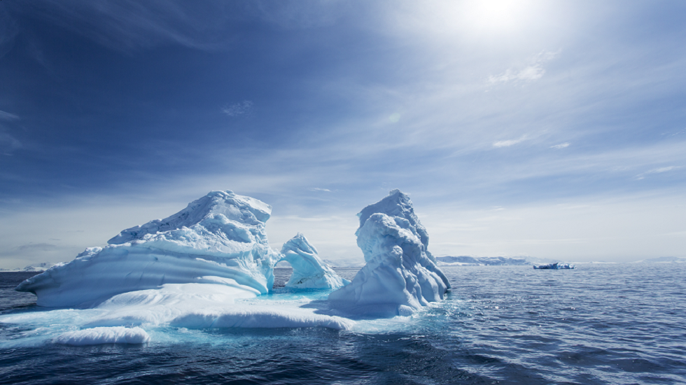 “هرم” غامض تحت جليد القارة الجنوبية يثير جدلا كبير
