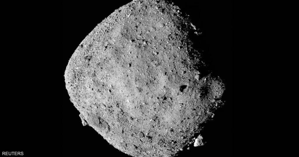 علماء ناسا يفتحون كبسولة “صخرة يوم القيامة”